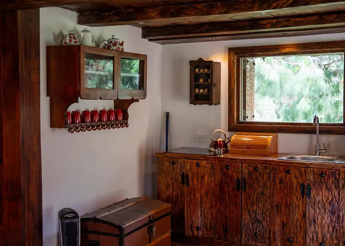 Luxury hotel only: Hacienda Hosteria Dos Chorreras